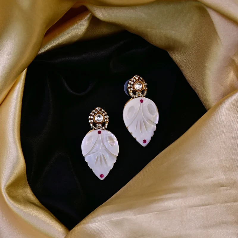 Golden Pearl Royalty Choker - Image 5