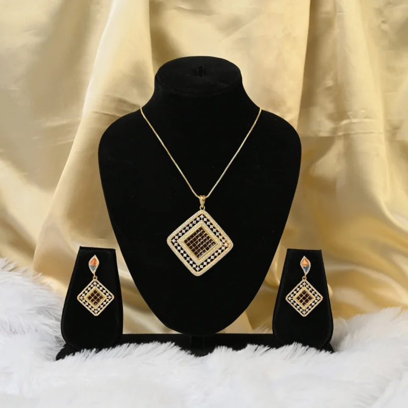 Golden Mosaic Elegance Pendant Necklace - Image 5