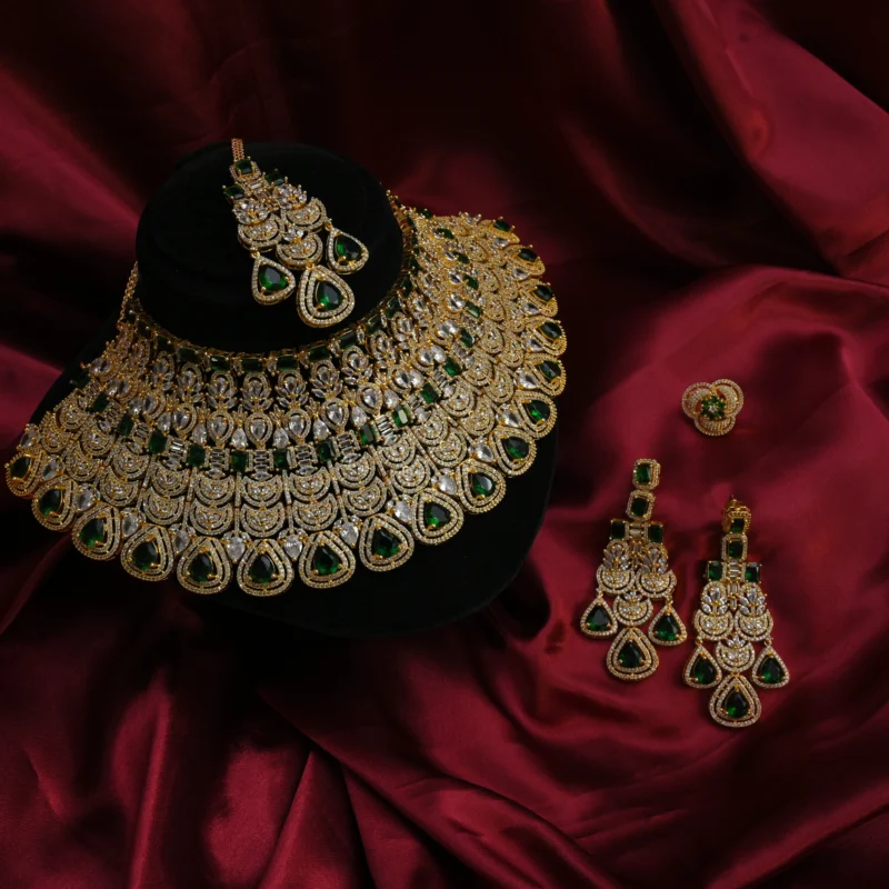 Regal Emerald & Diamond Choker Set