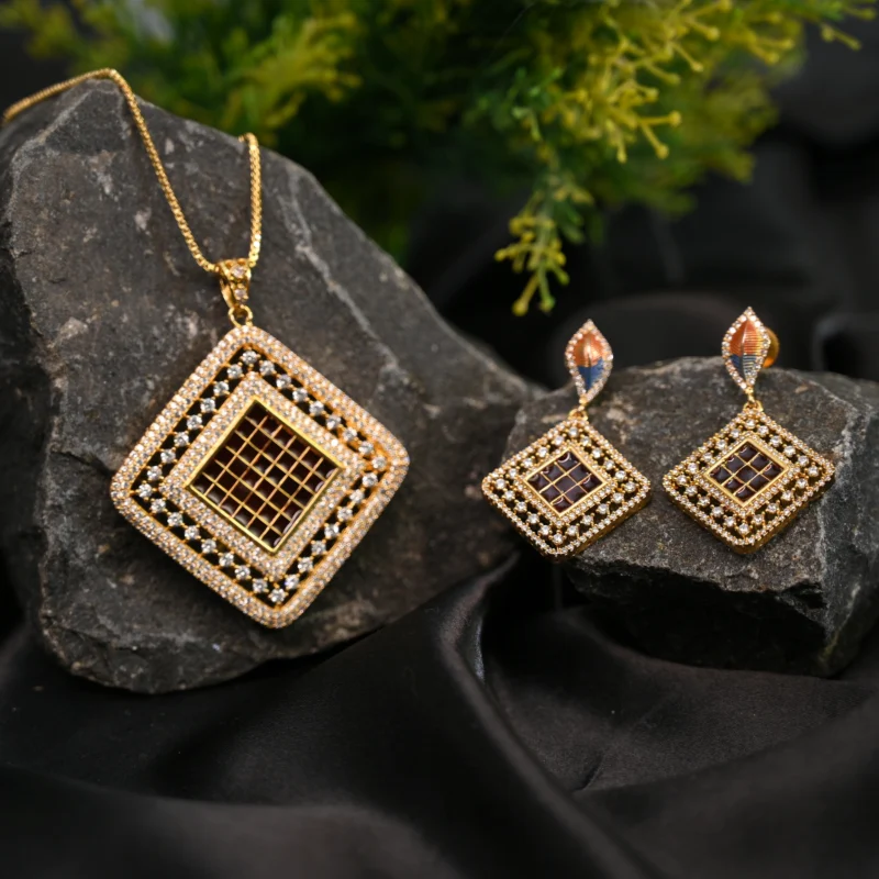 Golden Mosaic Elegance Pendant Necklace