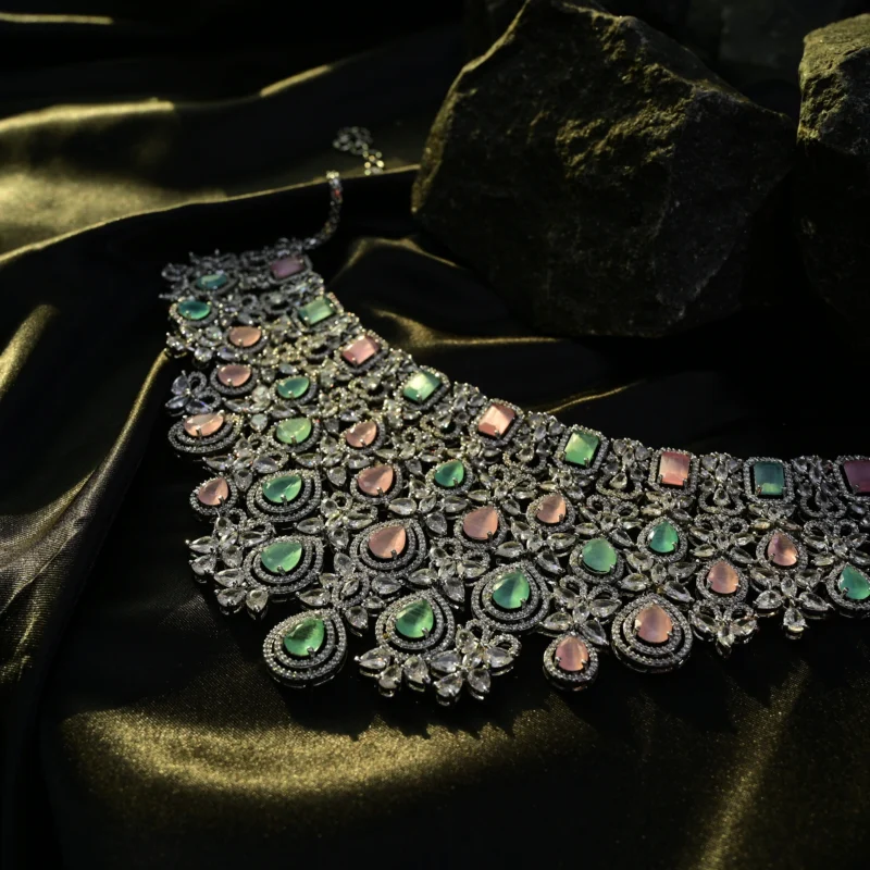Regal Bloom Multicolor Choker Necklace - Image 4