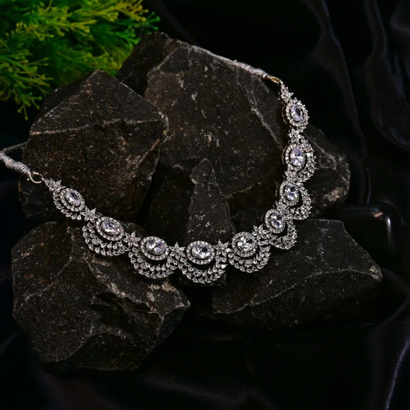 Ethereal Radiance Necklace - Image 5