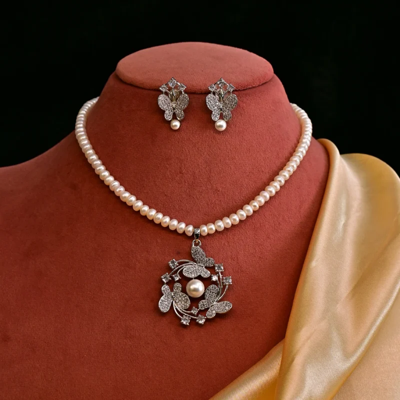 The Blossom Pearl and Diamond Necklace - Image 7
