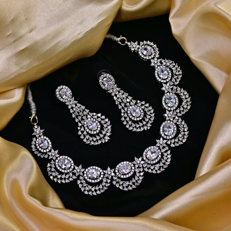 Ethereal Radiance Necklace - Image 6