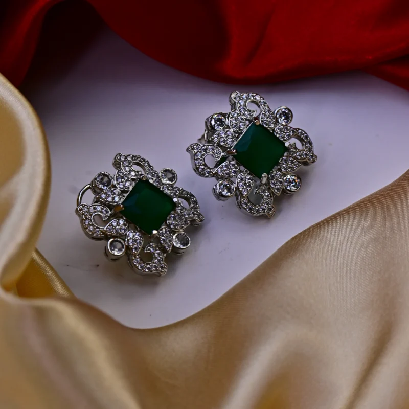 Emerald and Diamond Statement Necklace - Image 4