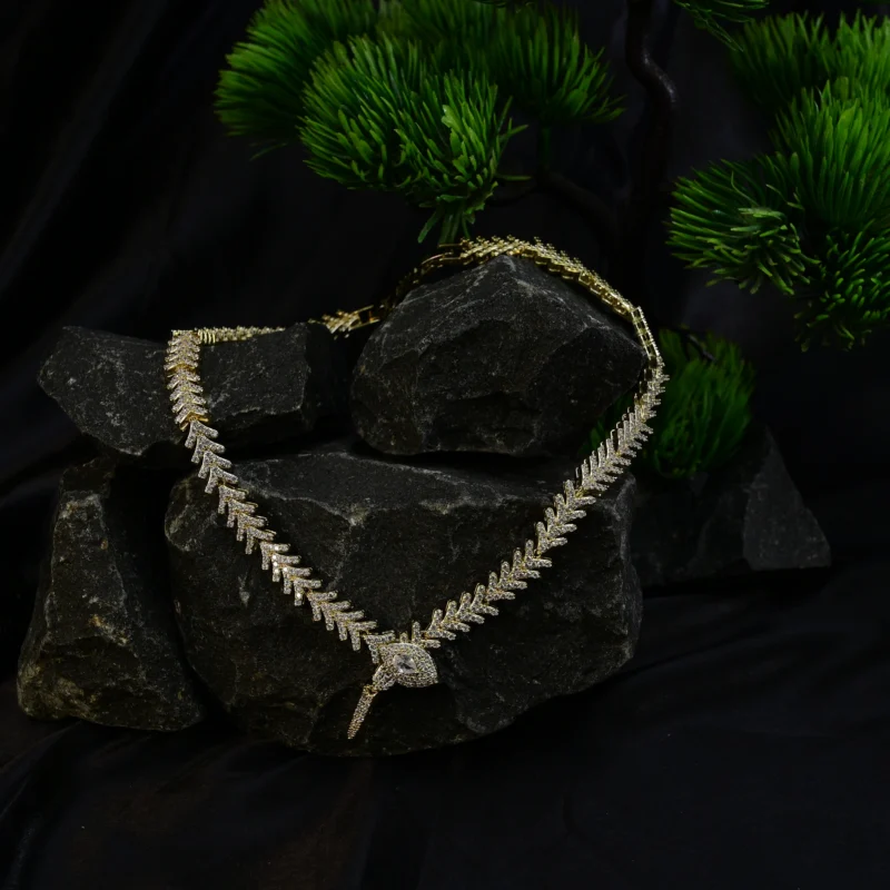 Golden Laurel Radiance Necklace - Image 4