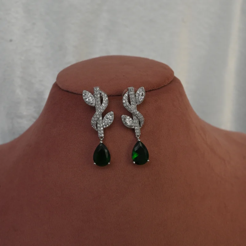 The Emerald Cascade Necklace - Image 5