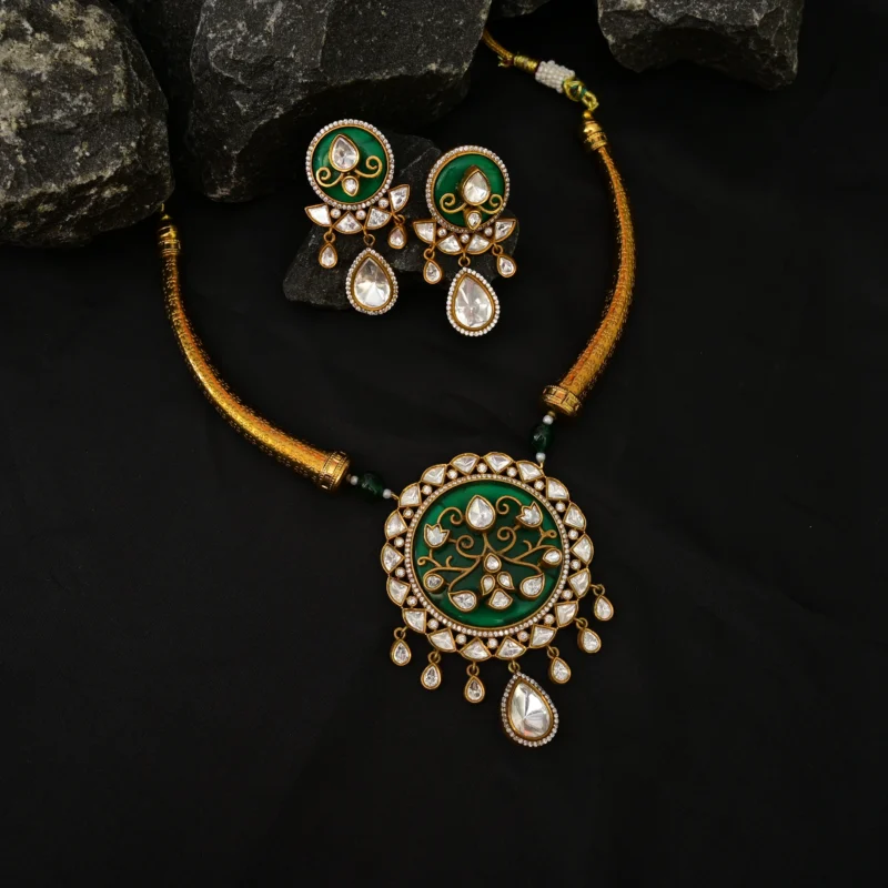 Emerald Mandala Hasli Necklace - Image 4