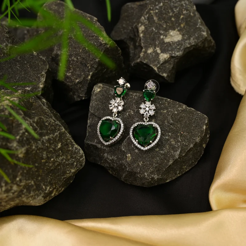 Verdant Heart's Embrace Necklace - Image 6