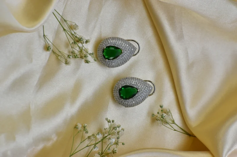 Serpentine Radiance Necklace - Image 4
