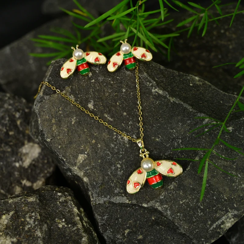 Elegant Bee Charm Necklace