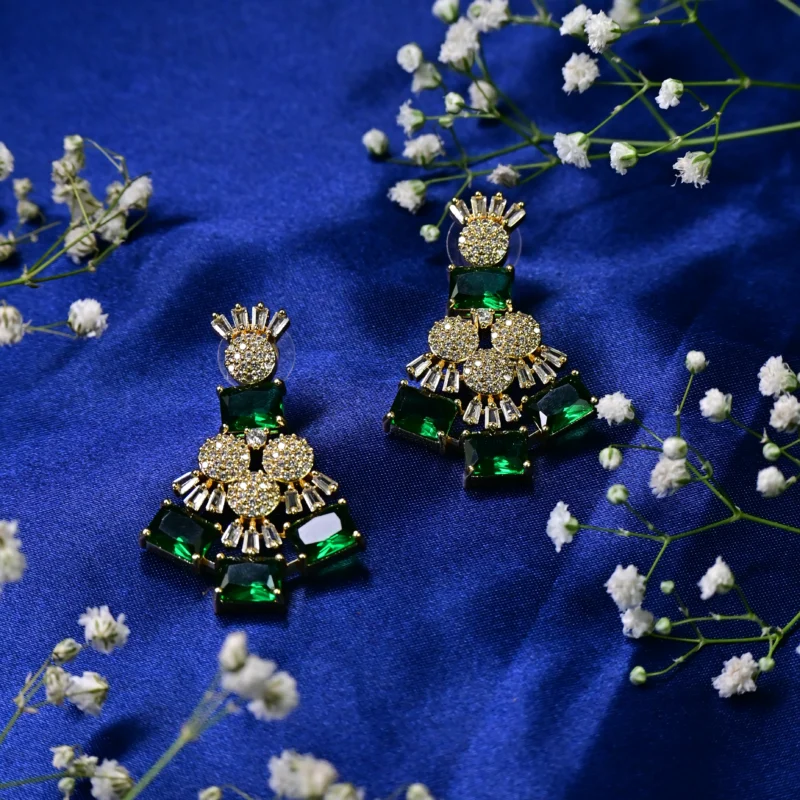The Emerald and Diamond Floral Necklace - Image 5