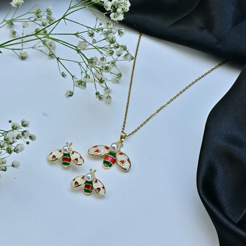 Elegant Bee Charm Necklace - Image 5