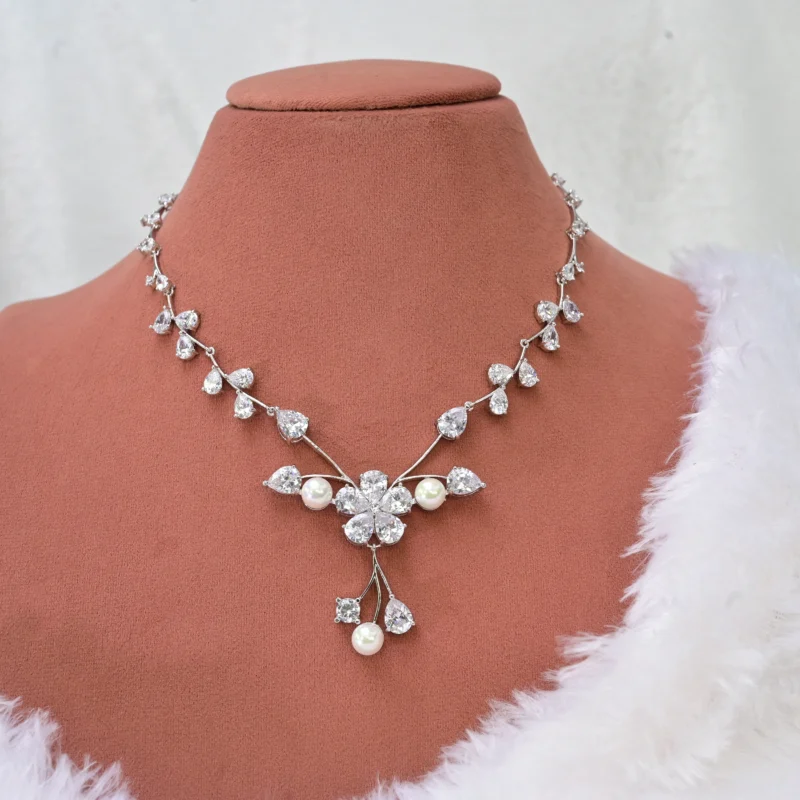 Crystal Bloom Pearl Necklace Set - Image 4
