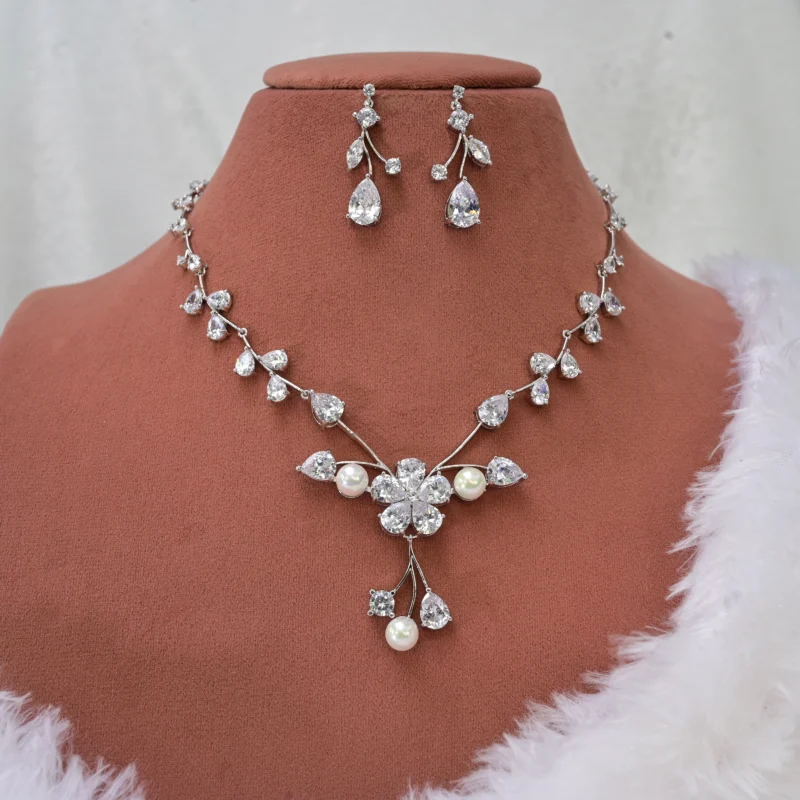 Crystal Bloom Pearl Necklace Set