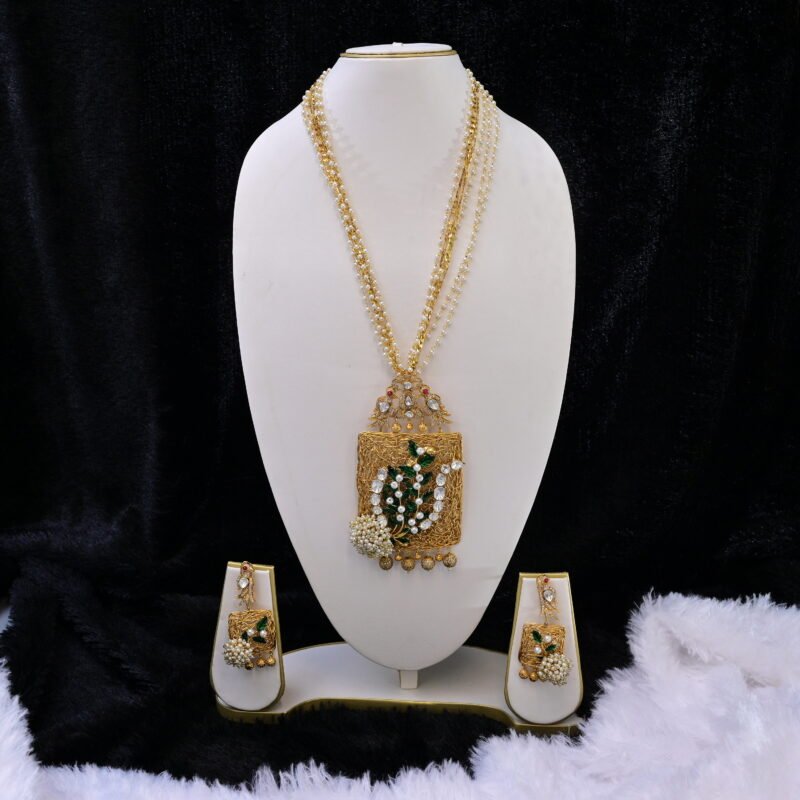 Royal Heritage Kundan Pearl Necklace Set - Image 4