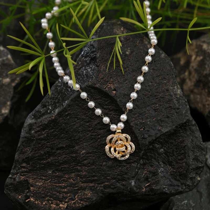 Pearl Bloom Rose Gold Necklace Set