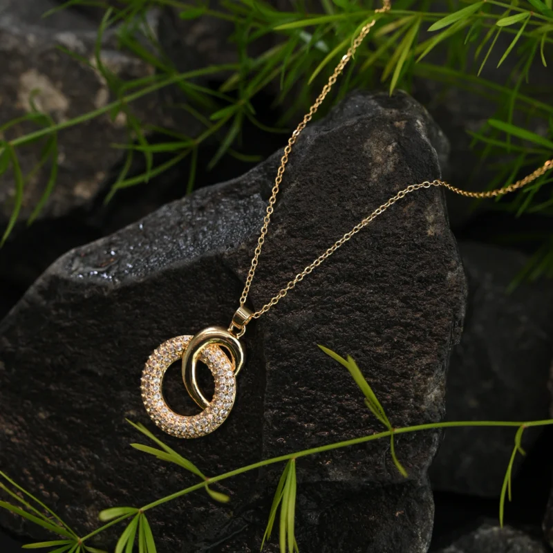 Radiant Interlocking Circle Pendant Necklace - Image 4