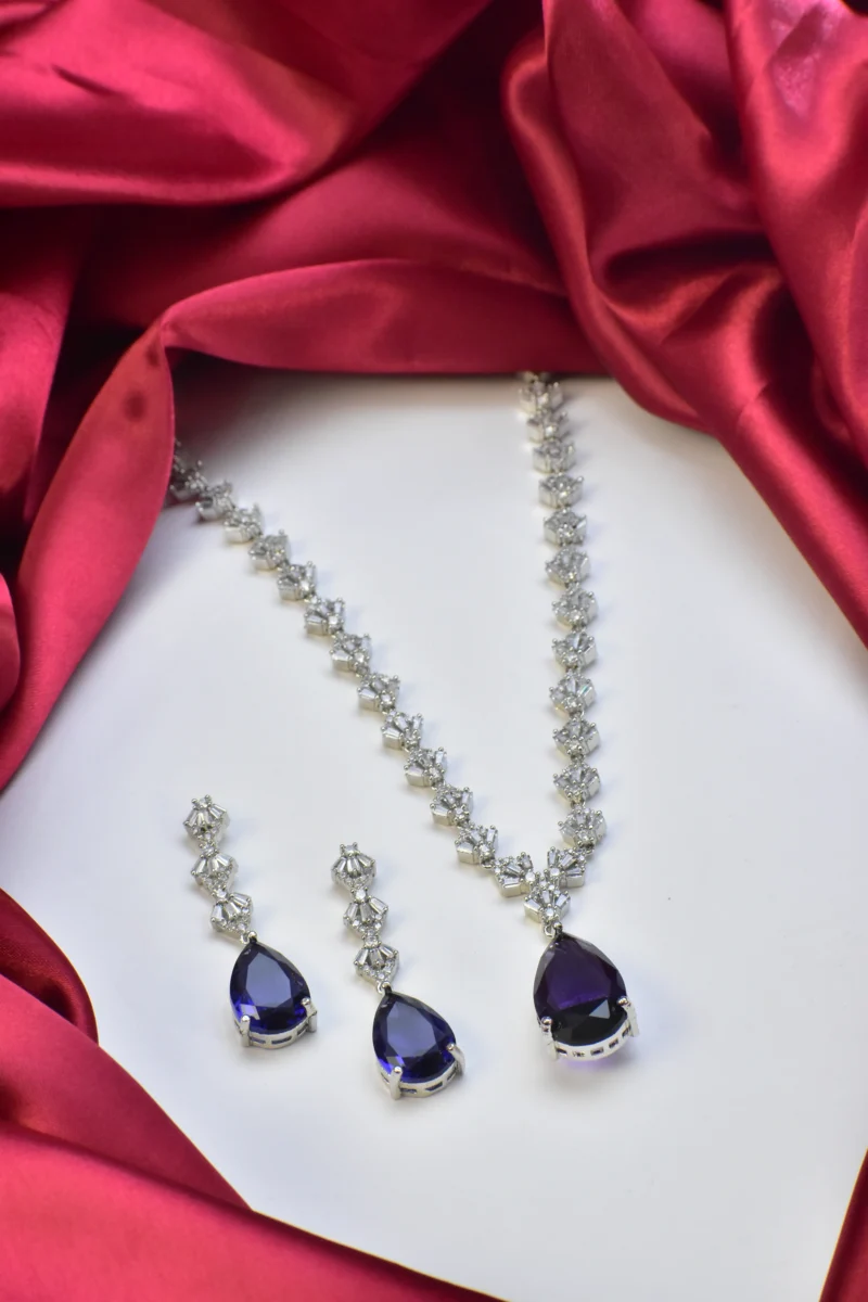 Royal Teardrop Glam Set - Image 2