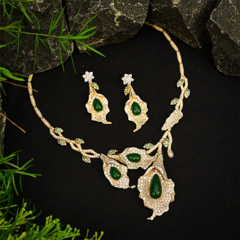 Emerald Enchanted Vine Jewelry Set - Image 3