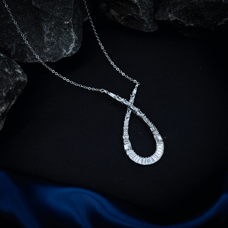 Elegant Infinity Diamond Pendant