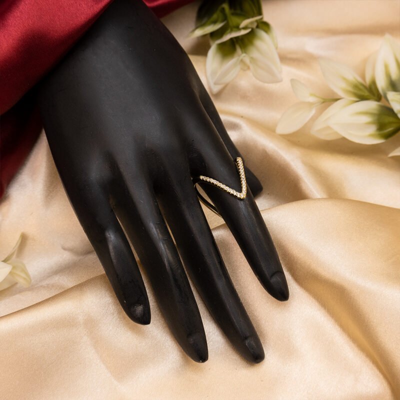 Crown V Ring - Image 3