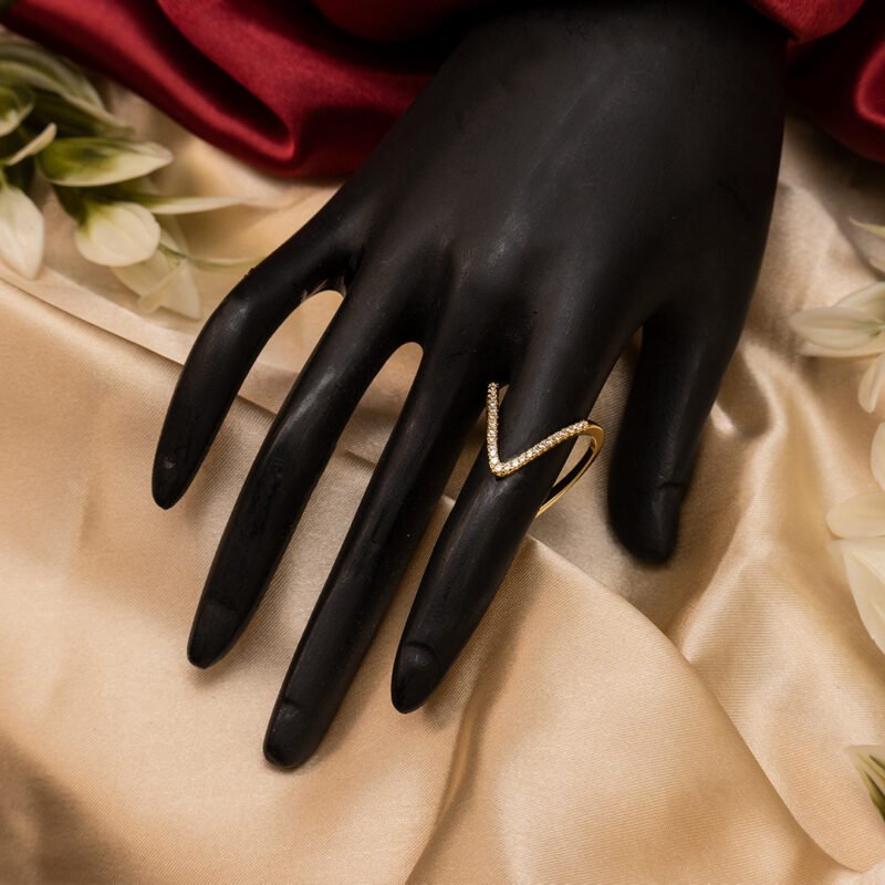 Crown V Ring - Image 4