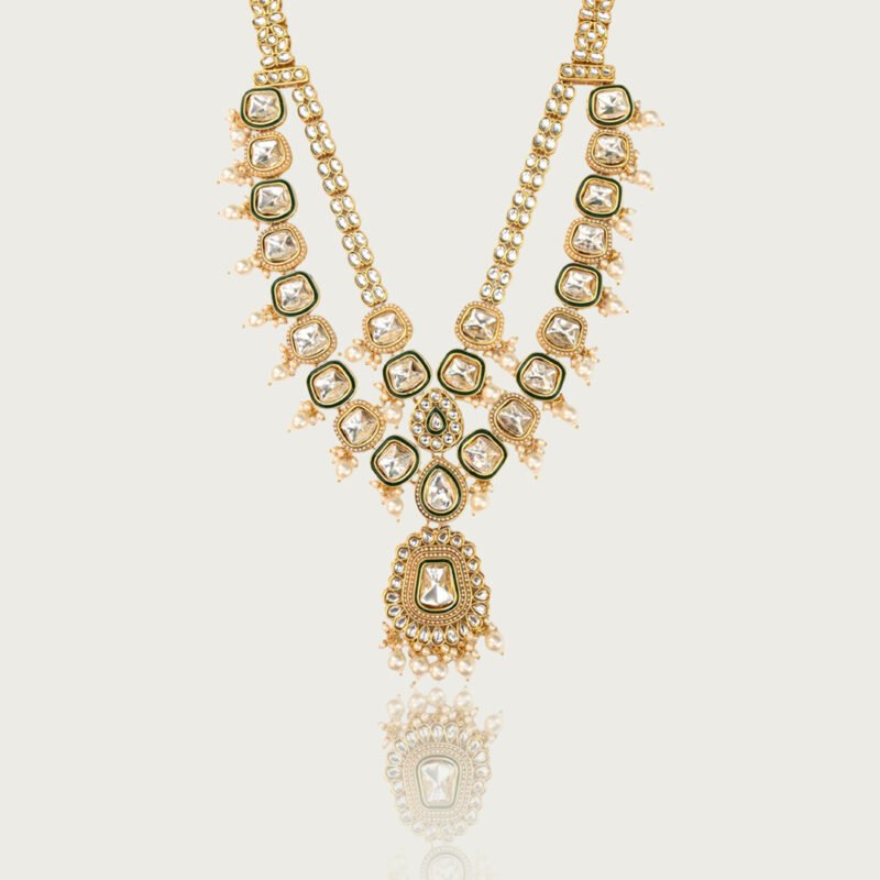 Luxurious Gold-Tone Kundan Bridal Set with Pearl Embellishments - Image 5