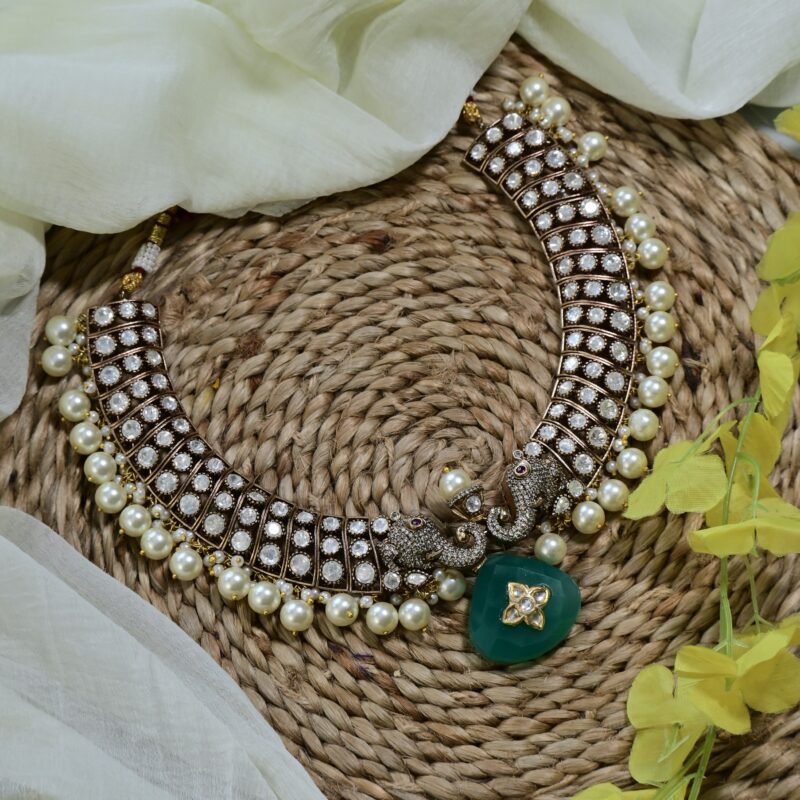 Royal Kundan Pearl Choker - Image 4