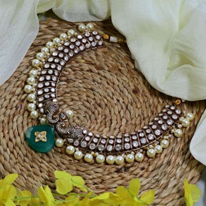 Royal Kundan Pearl Choker - Image 5