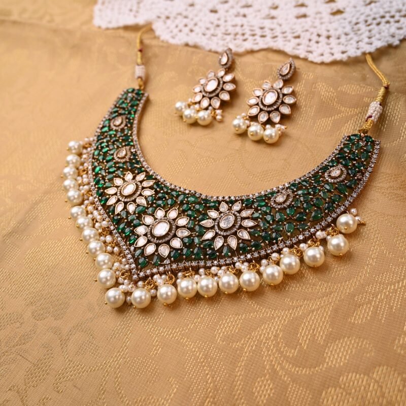 Emerald Kundan Pearl Necklace Set - Image 2