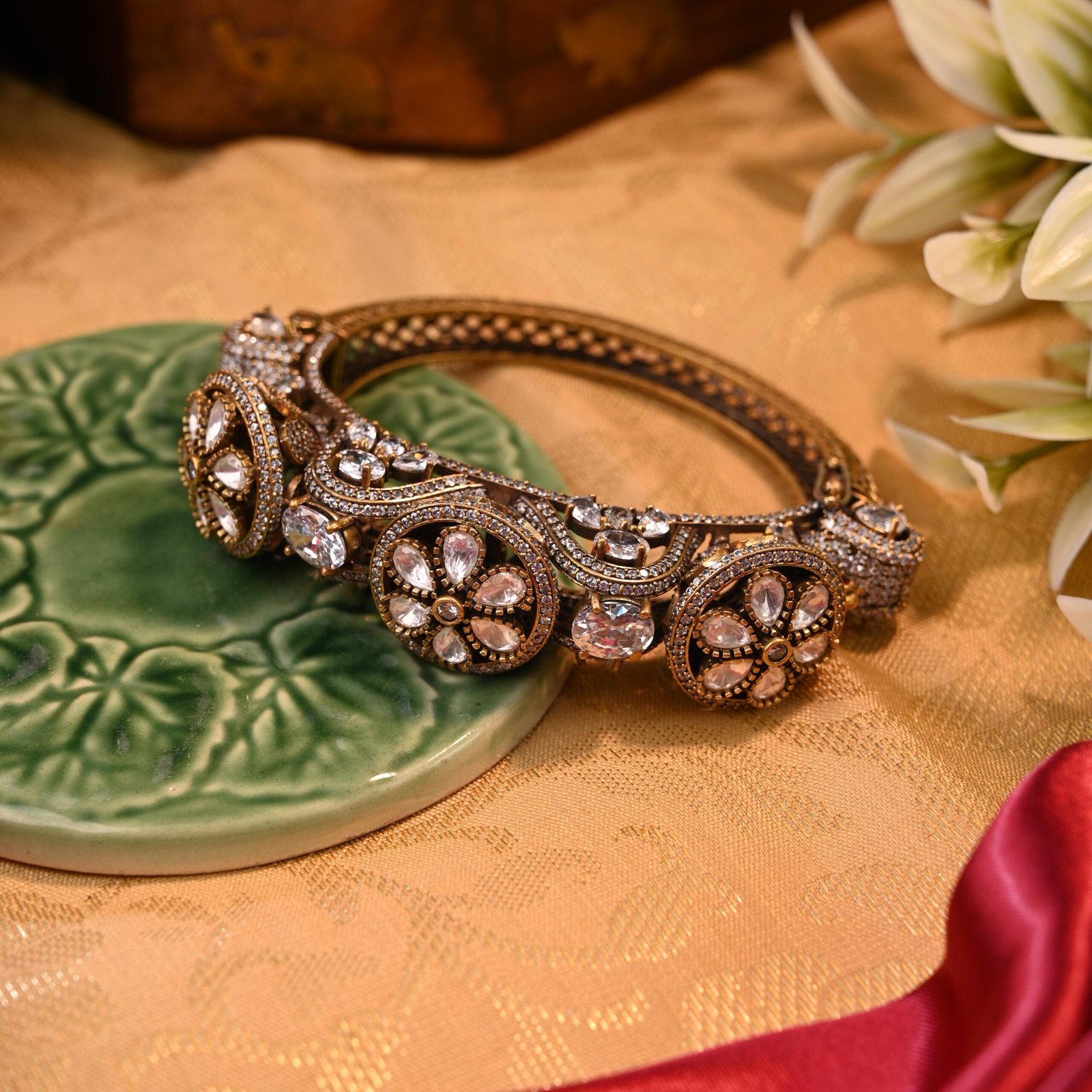 Antique Floral Kundan Bangle - Image 4