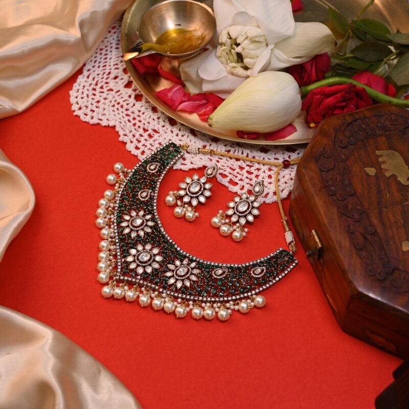 Emerald Kundan Pearl Necklace Set - Image 5