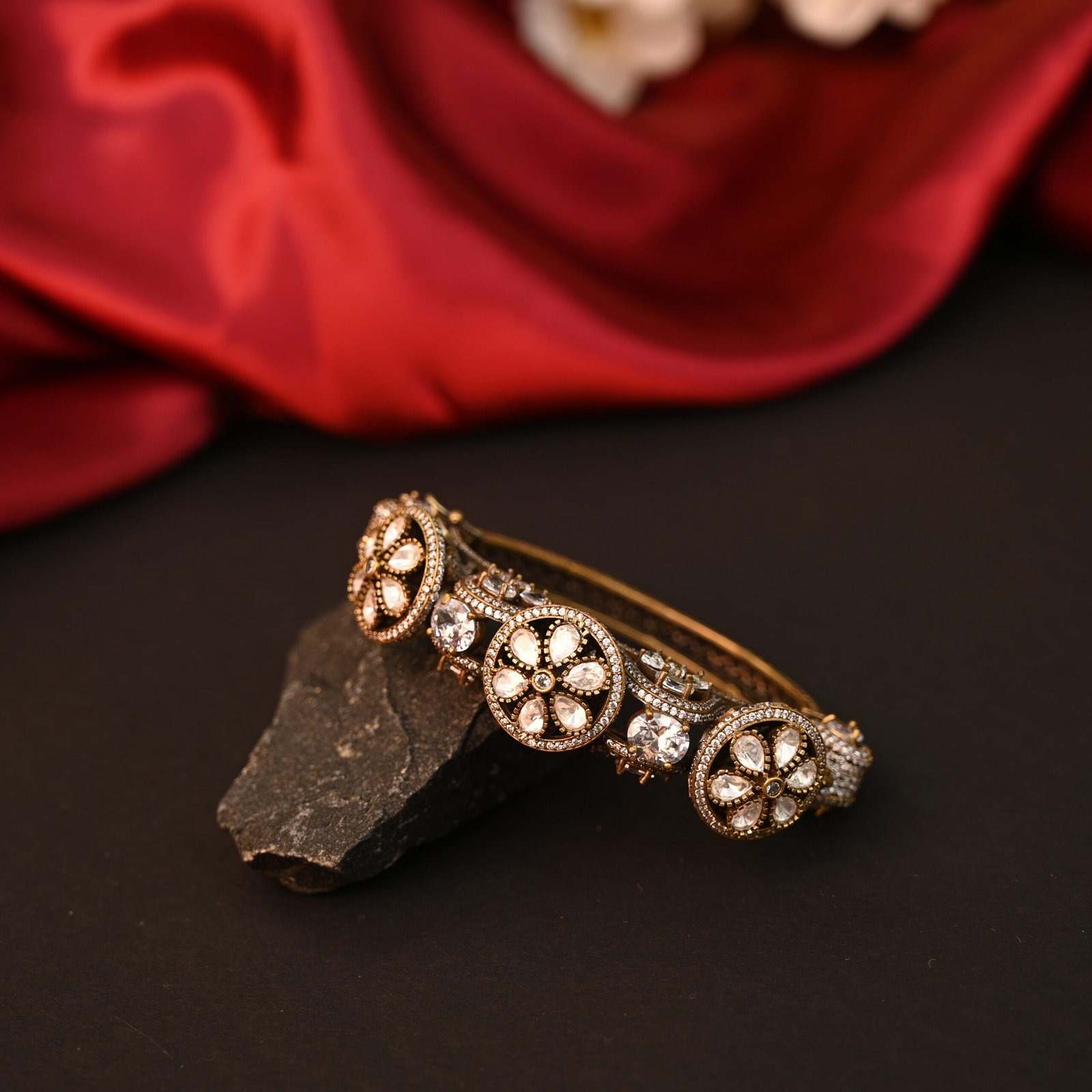 Antique Floral Kundan Bangle