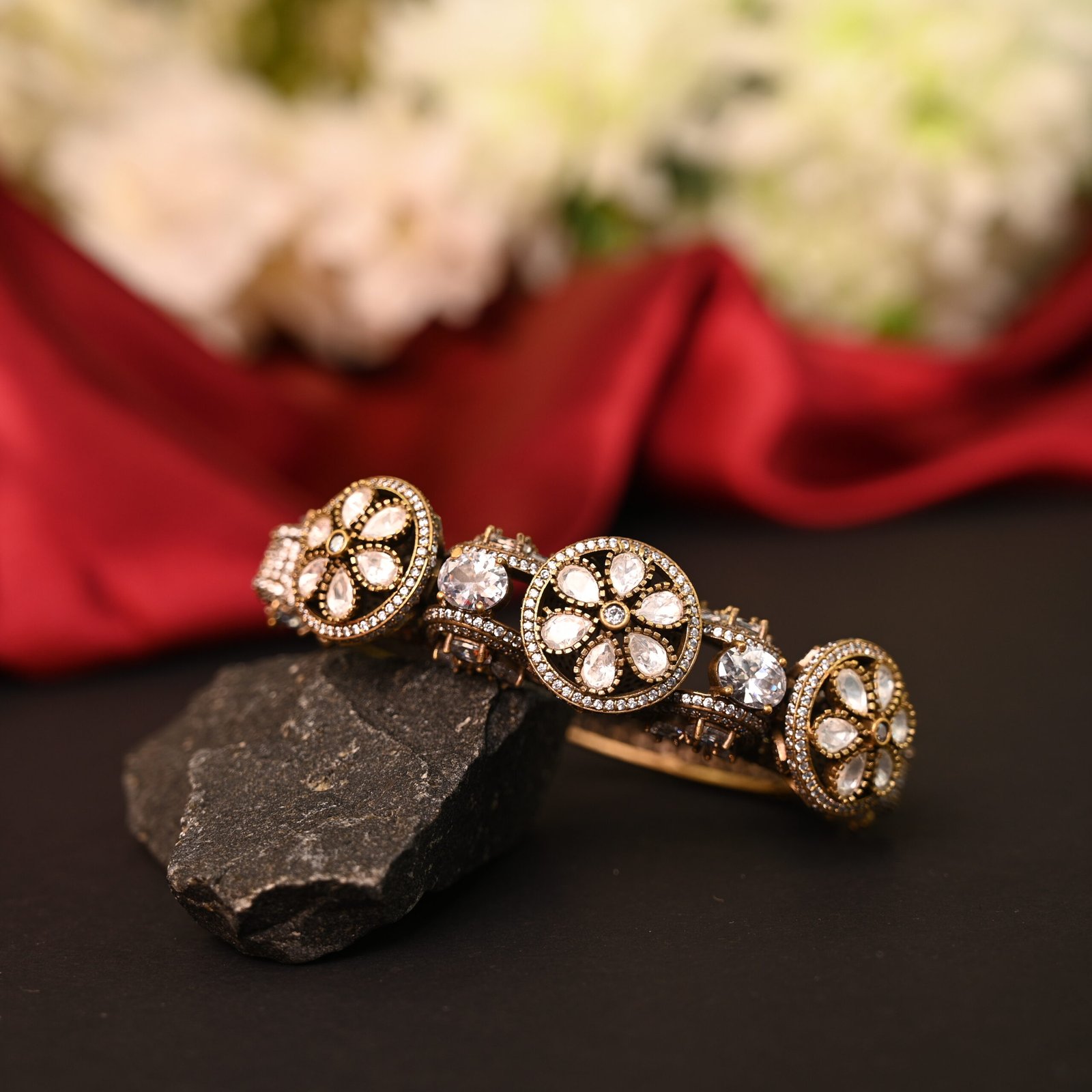 Antique Floral Kundan Bangle - Image 2